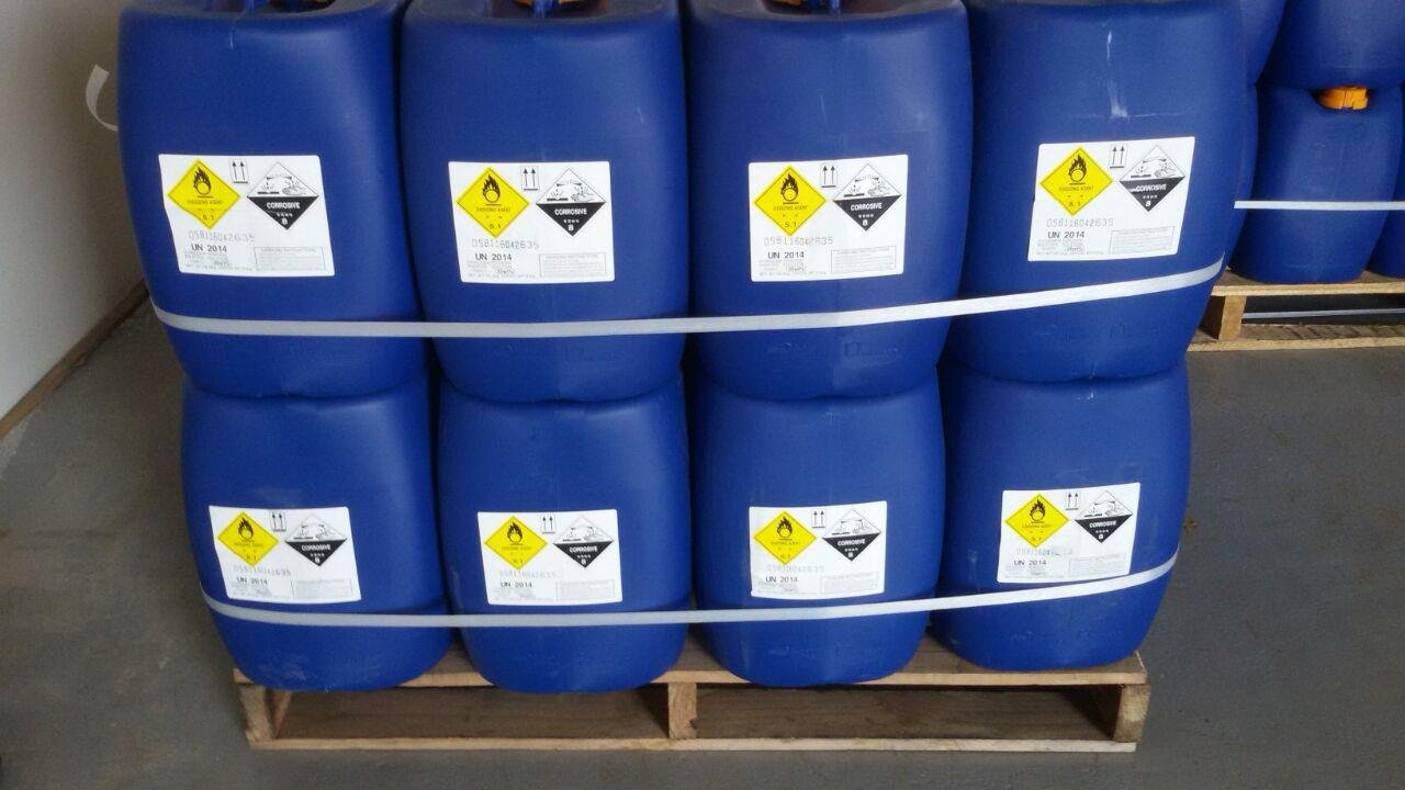 Industrial chemical raw materials blue barrels bulk packaging