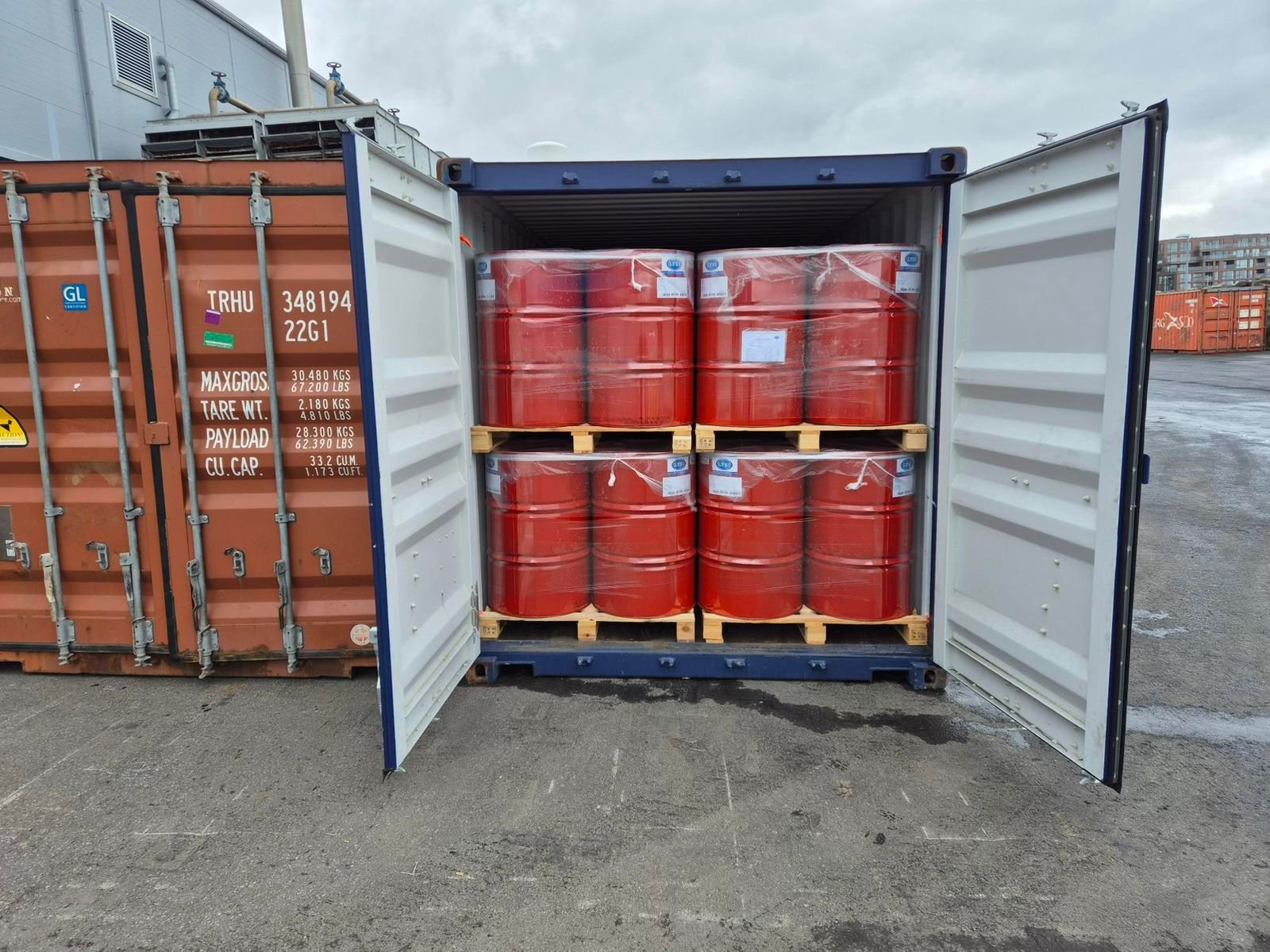 Pharmaceutical raw materials drums container shipment